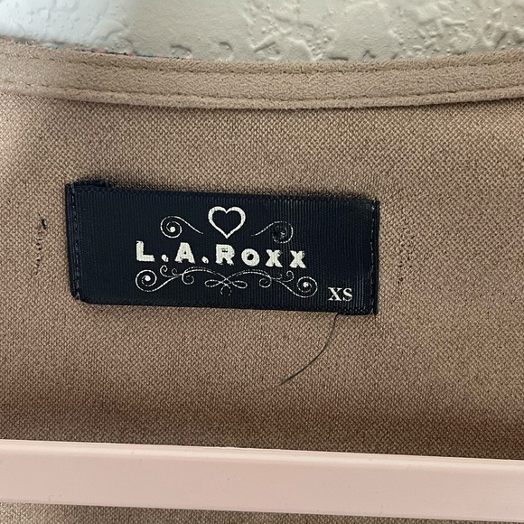 L.A. ROXX Bell Sleeve Floral & Geo Pattern Romper Suede Feel Fabric Size XS - Picture 3 of 7